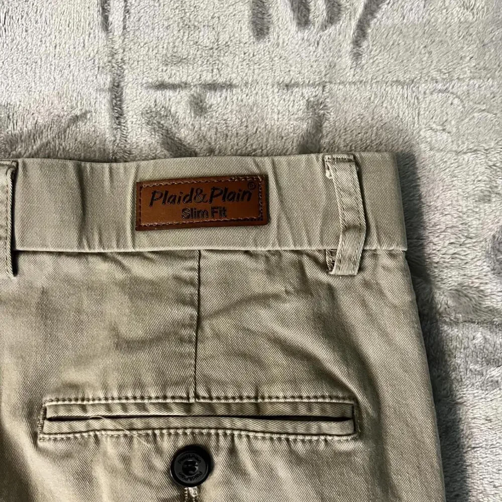 Plaid & Plain Junior Slim Fit Kaki Dress Pants Size 28W × 30L with Pockets